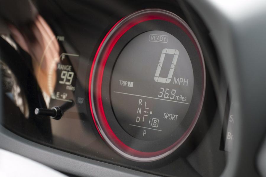  Toyota RAV4 EV 2012 года  (фото 76 из 107)